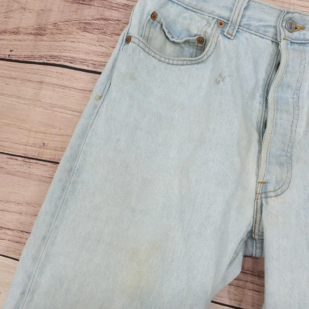 Vintage Levis 501 Jeans Mens 31x32 (33x34) Blue Light Wash Straight Denim USA
